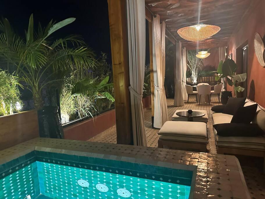 Roof Terrasse Centre-gueliz Jacuzzi شقة *